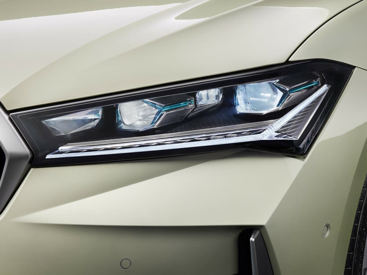 Skoda Superb IV — Fara