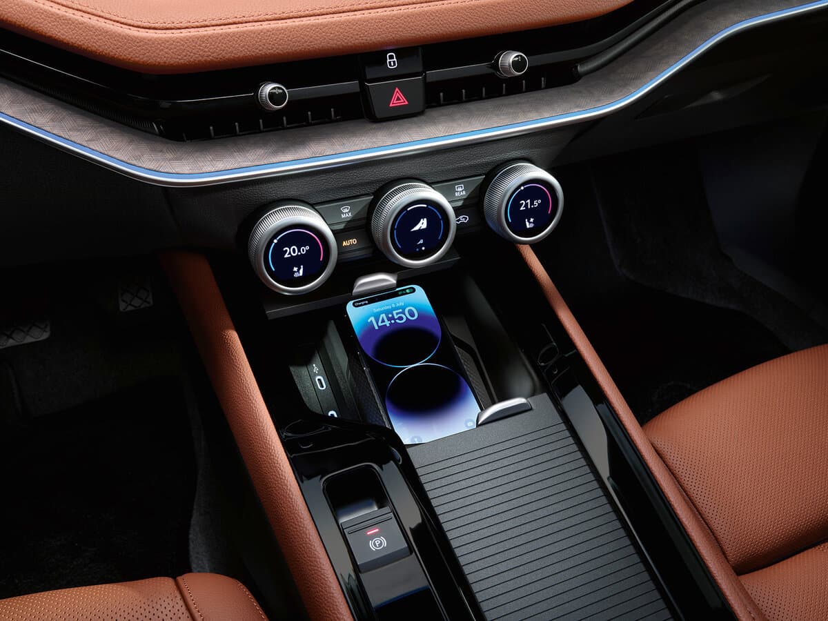 Skoda Superb IV — Salon, öndən