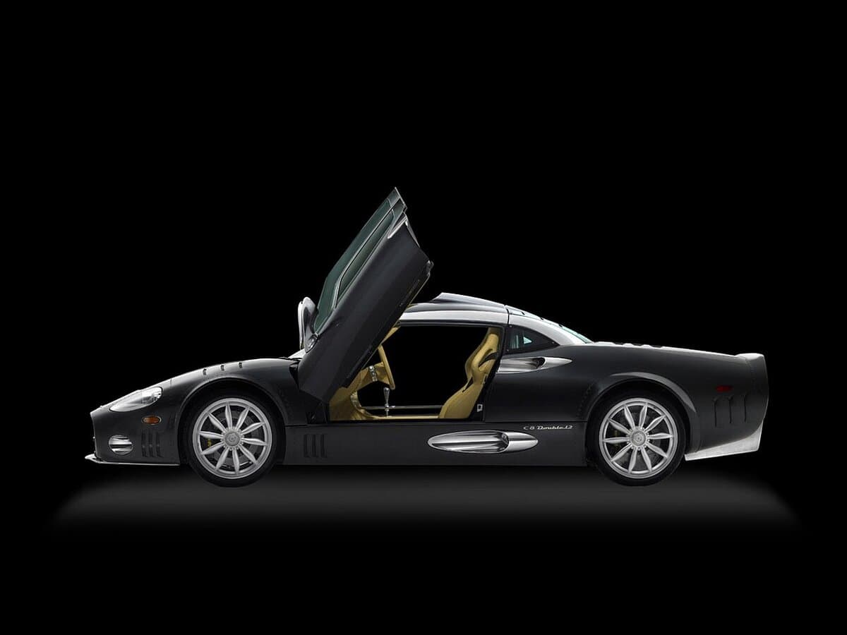 Spyker C8 I — Yandan