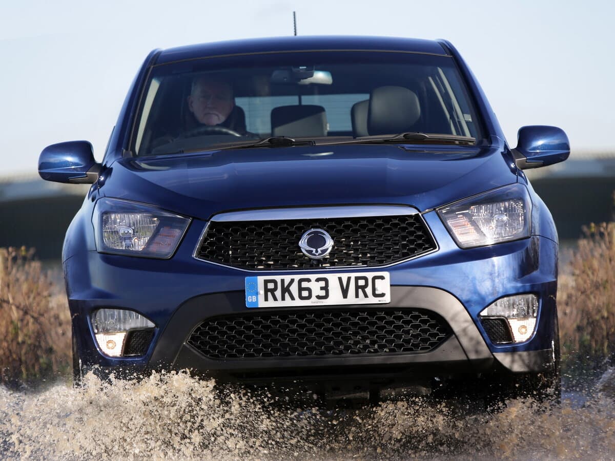 SsangYong Korando Sports 2011 – 2017 — Öndən
