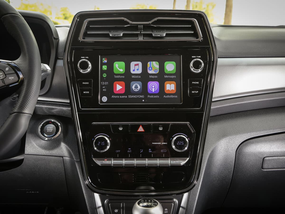SsangYong Tivoli I Restayling — Salon, öndən