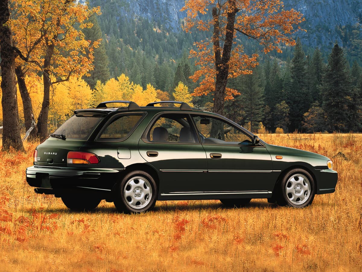 Subaru Impreza I — Yandan
