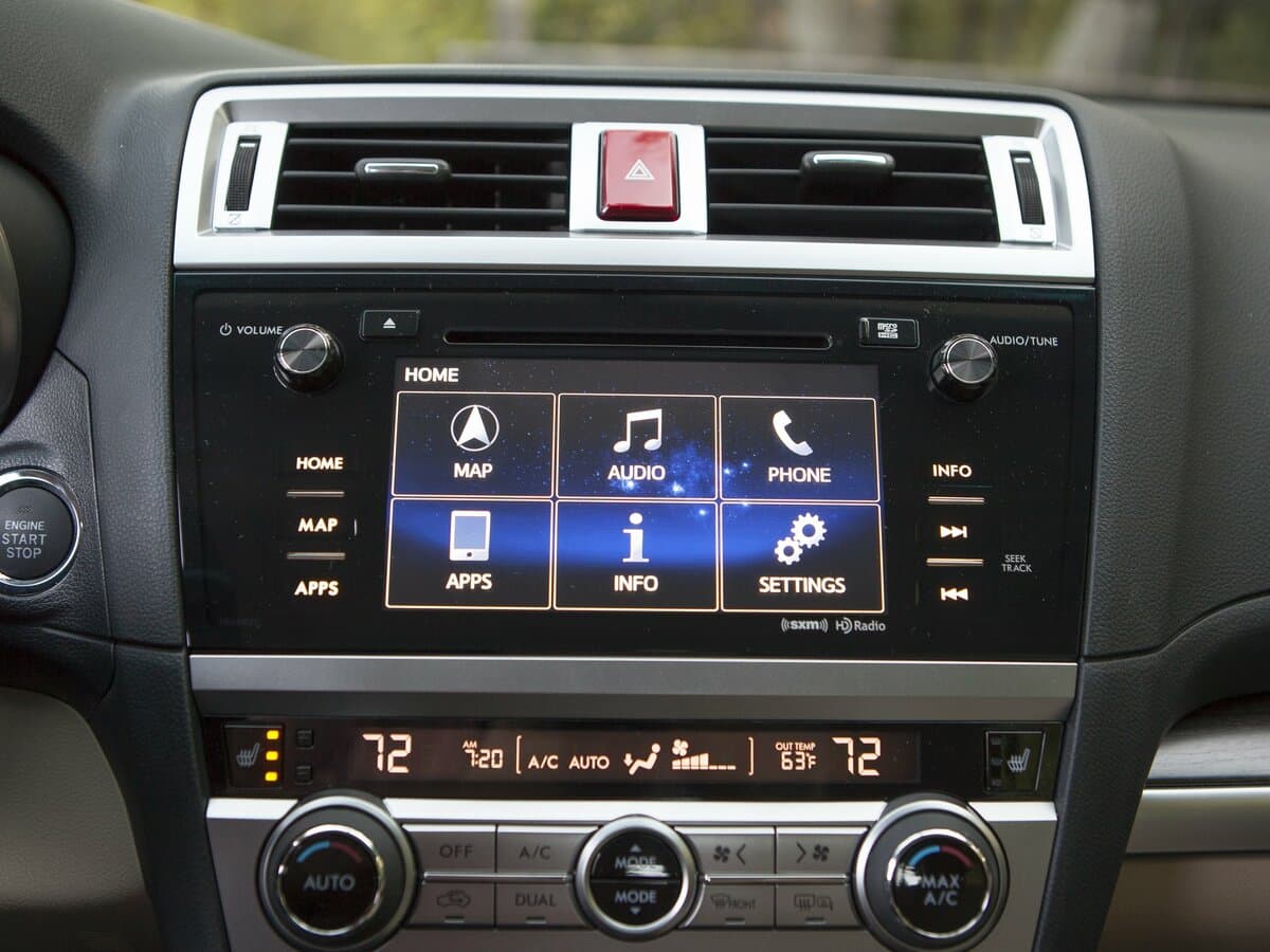 Subaru Legacy VI — Salon, öndən