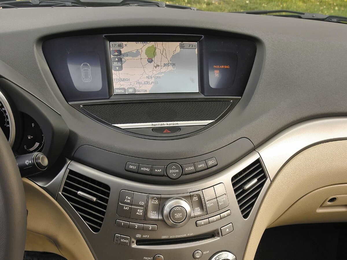 Subaru Tribeca I Restayling — Salon, öndən