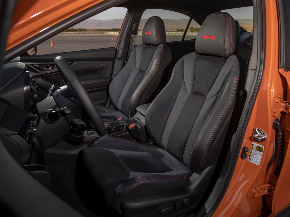 Subaru WRX II — Salon, öndən
