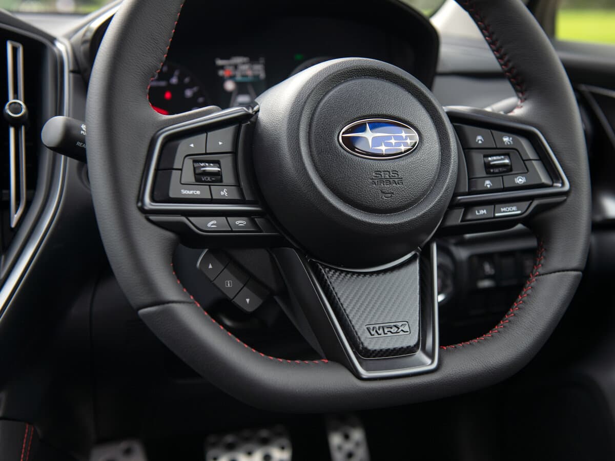 Subaru WRX II — Sükan