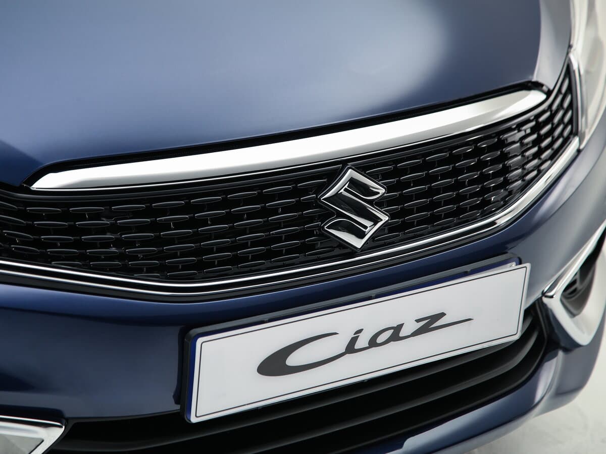 Suzuki Ciaz I Restayling — Salon, öndən