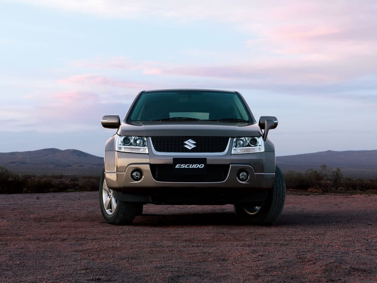 Suzuki Escudo III Restayling — Öndən