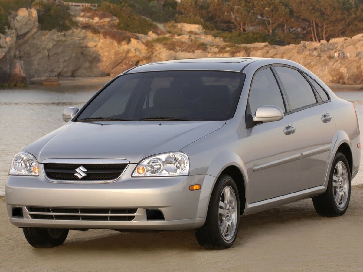 Suzuki Forenza 2003 – 2008 — Öndən