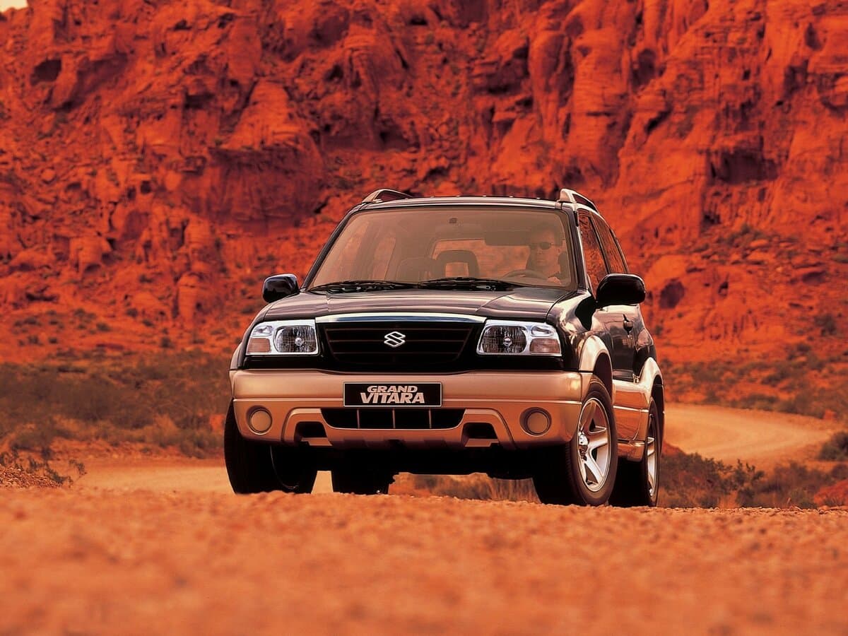 Suzuki Grand Vitara I — Öndən
