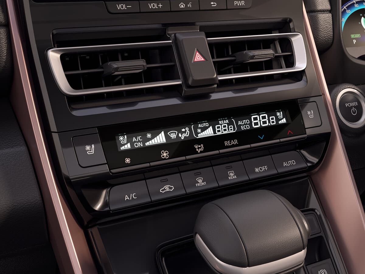 Suzuki Invicto 2026 – indiyədək — Salon, arxadan