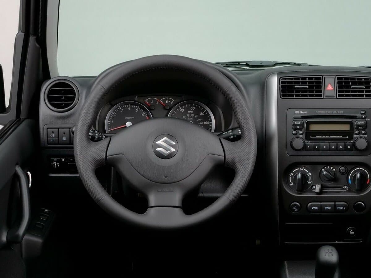 Suzuki Jimny III Restayling 1 — Sükan