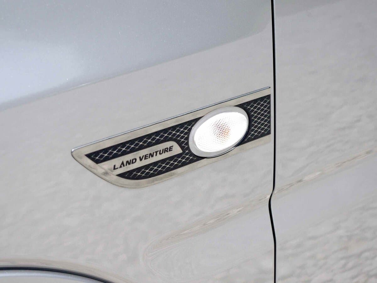 Suzuki Jimny III Restayling 2 — Salon, arxadan