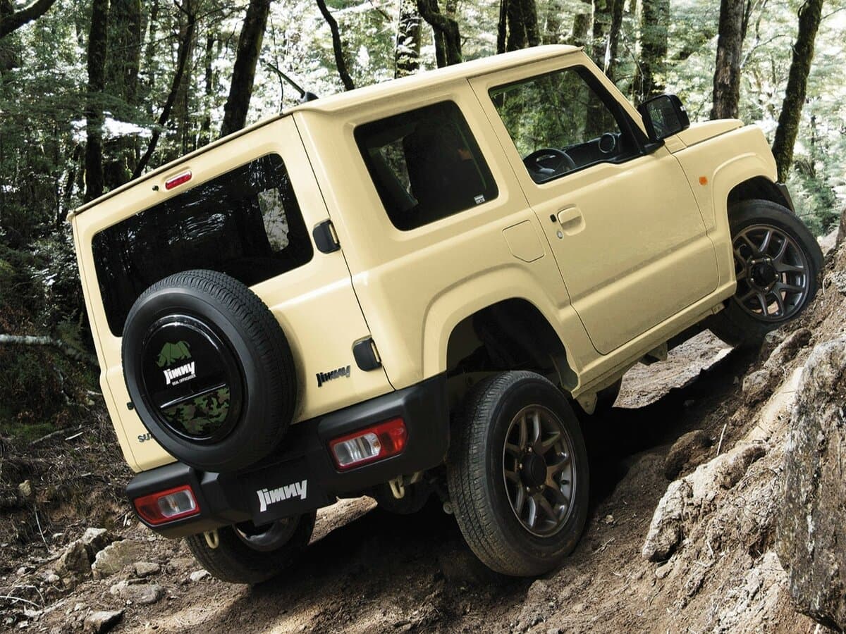 Suzuki Jimny IV — 3/4 arxadan