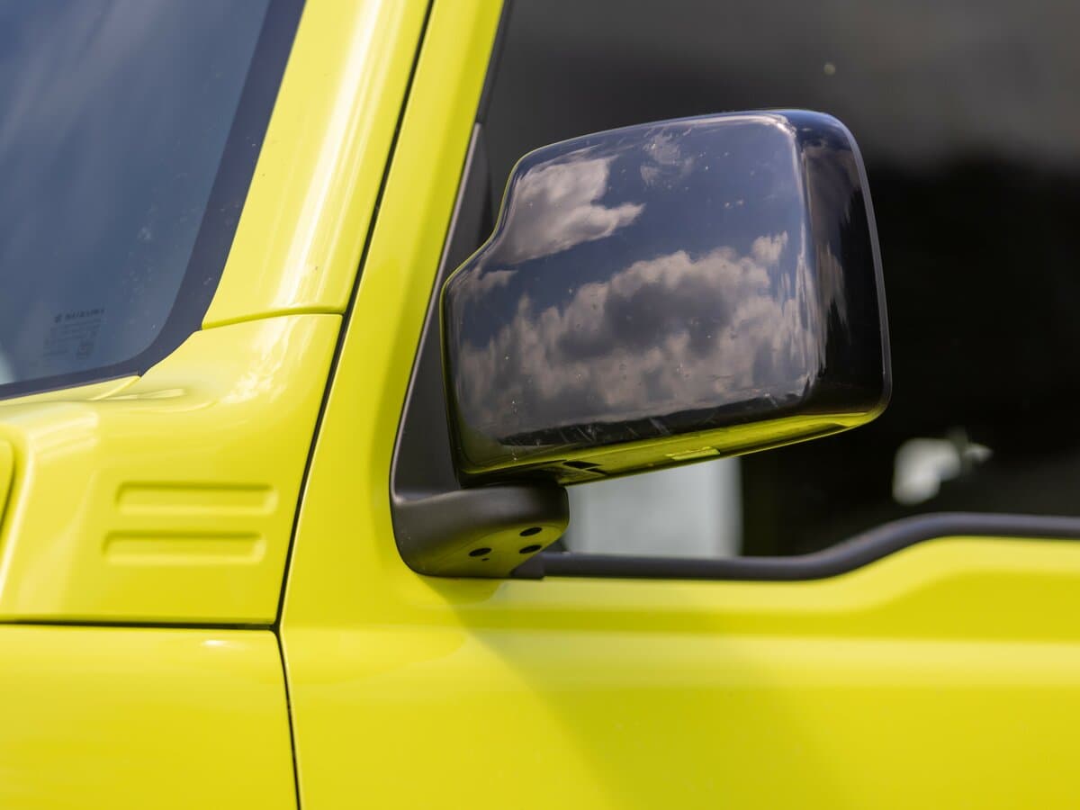 Suzuki Jimny IV — Yan güzgü