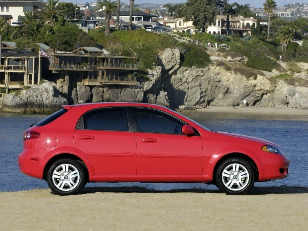 Suzuki Reno 2004 – 2008 — yandan görünüş