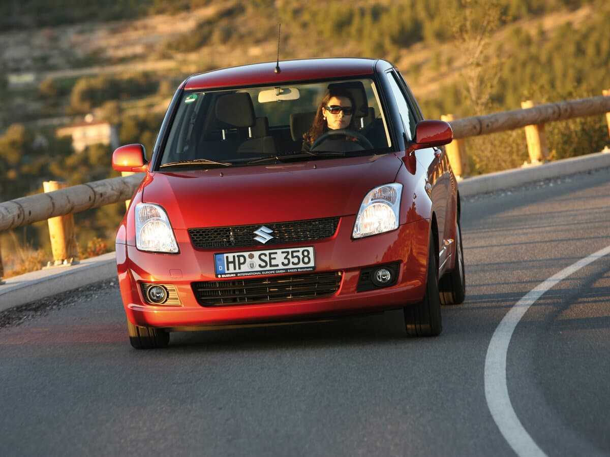 Suzuki Swift III — Öndən