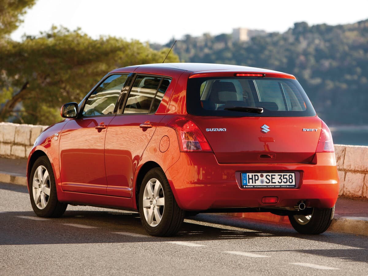 Suzuki Swift III — 3/4 arxadan