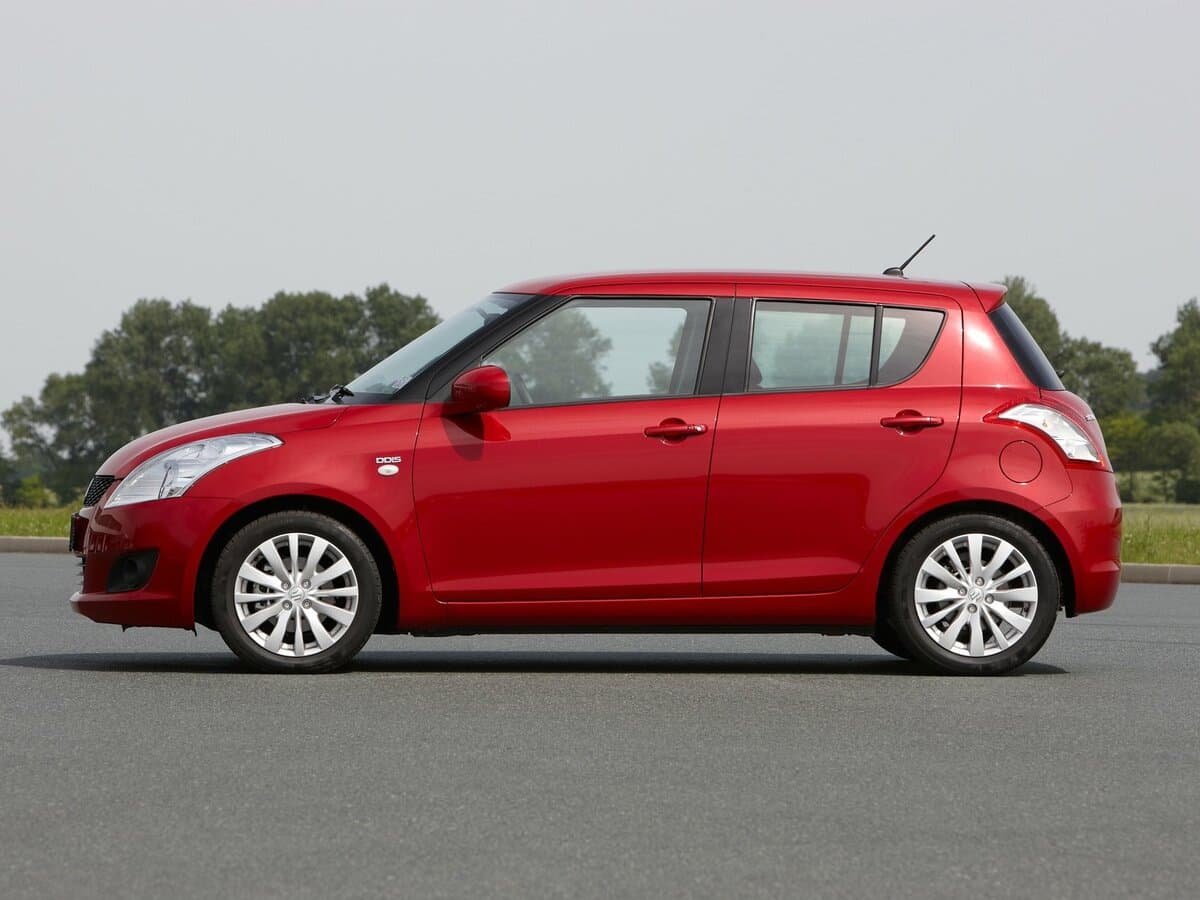 Suzuki Swift IV — Yandan