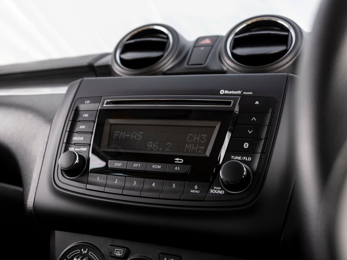 Suzuki Swift V — Salon, arxadan