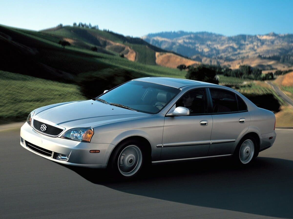Suzuki Verona 2003 – 2006 — Yandan