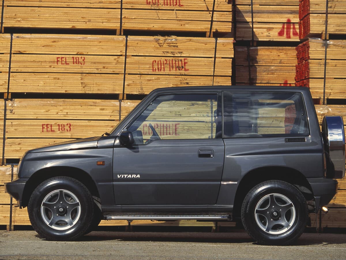 Suzuki Vitara I — Yandan