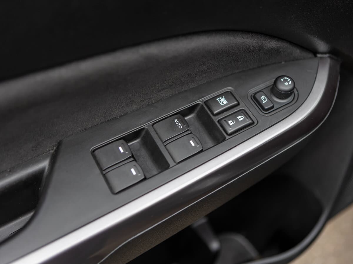 Suzuki Vitara II Restayling — Qapı