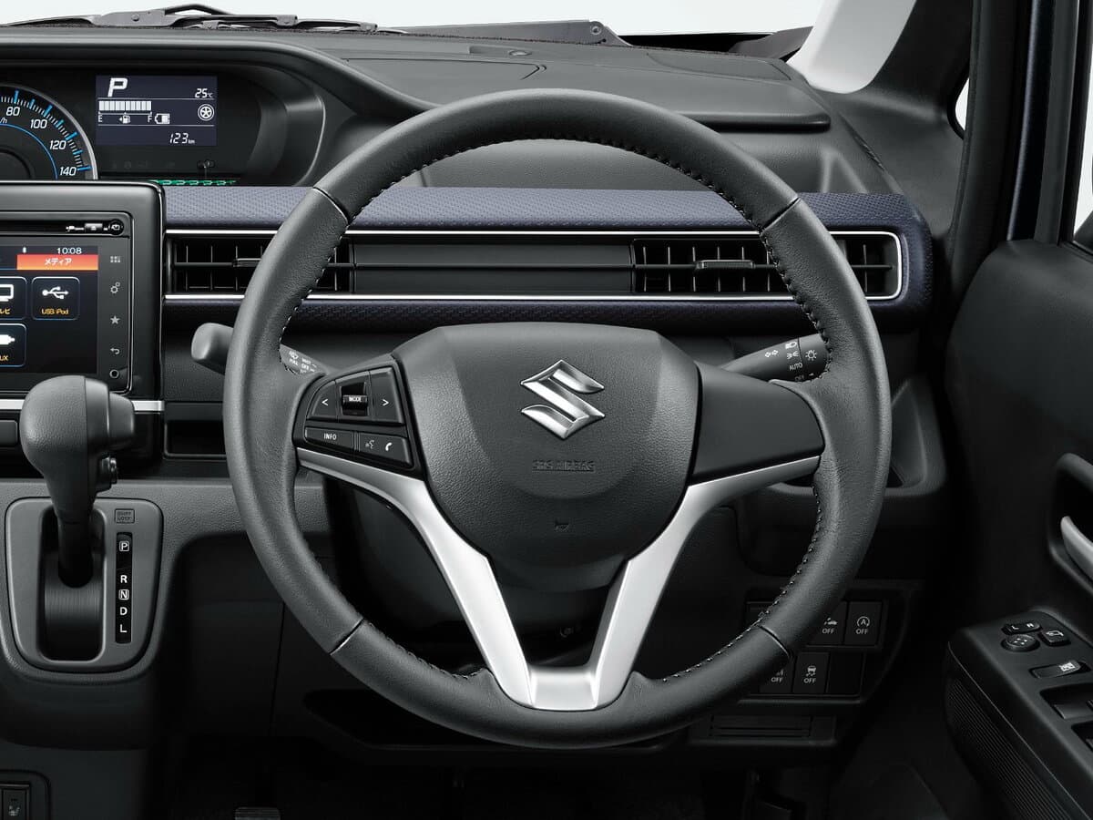 Suzuki Wagon R VI — Sükan