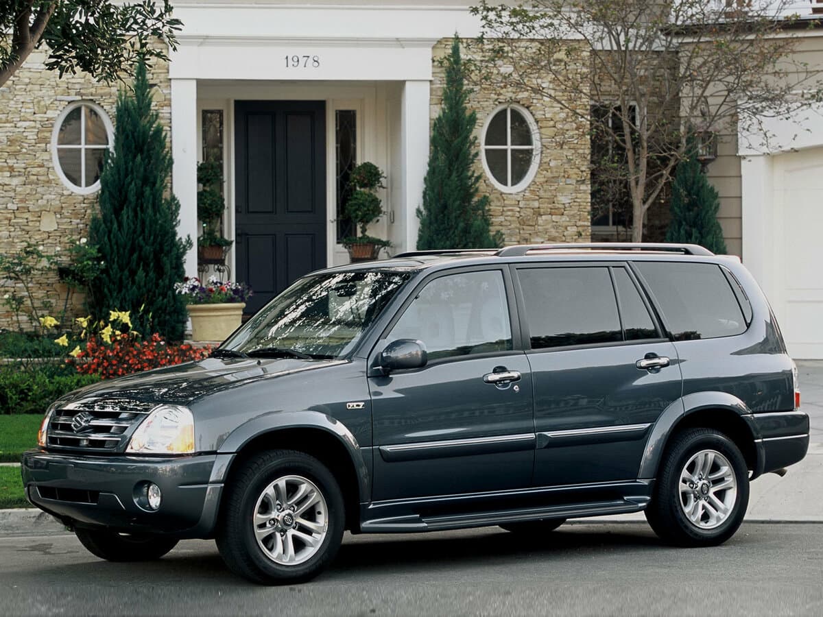 Suzuki XL7 I Restayling — Yandan
