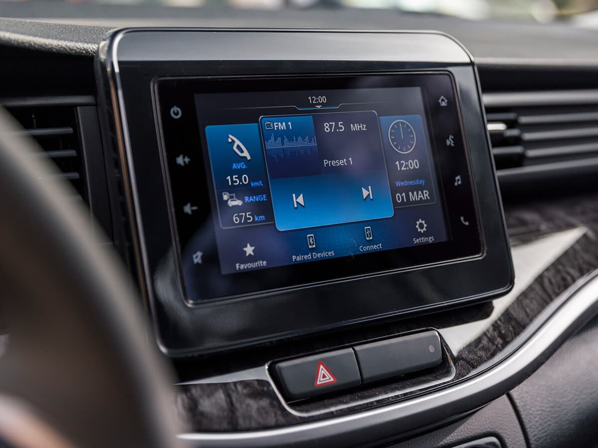 Suzuki XL7 III — Salon, öndən