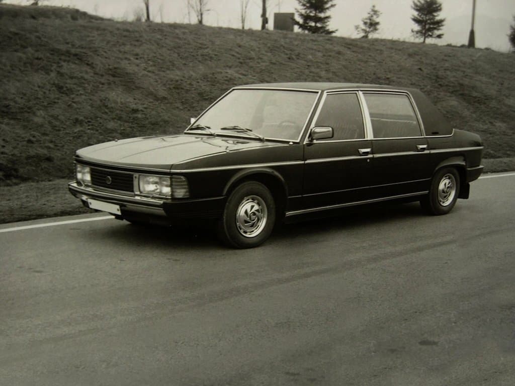Tatra T613 1973 – 1996 — Əsas şəkil