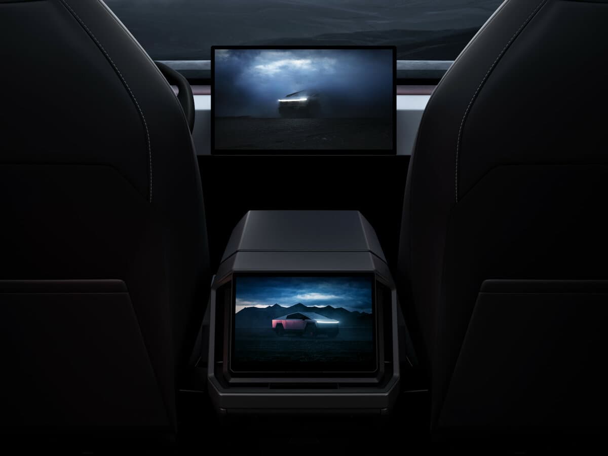 Tesla Cybertruck 2023 – indiyədək — Salon, öndən