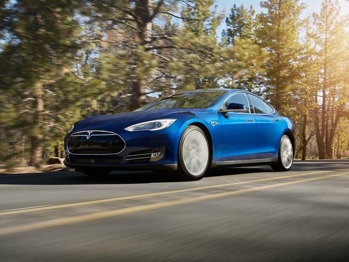 Tesla Model S I — Salon, öndən