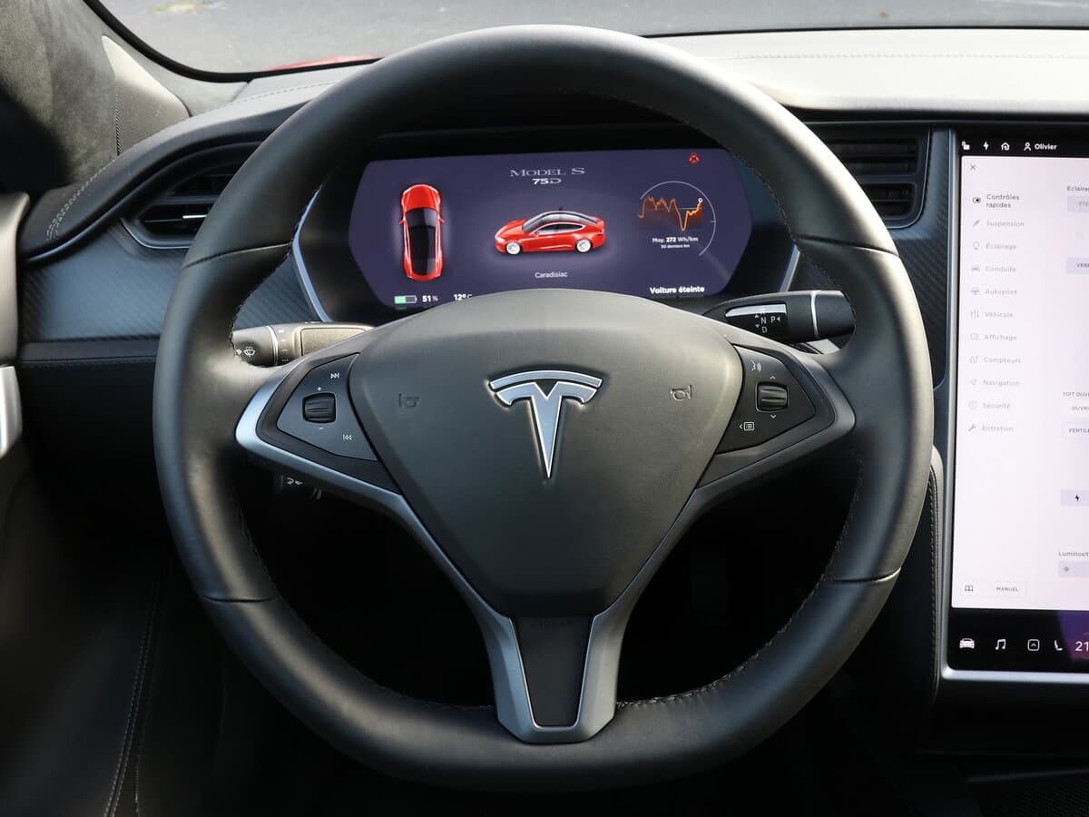 Tesla Model S I Restayling — Sükan