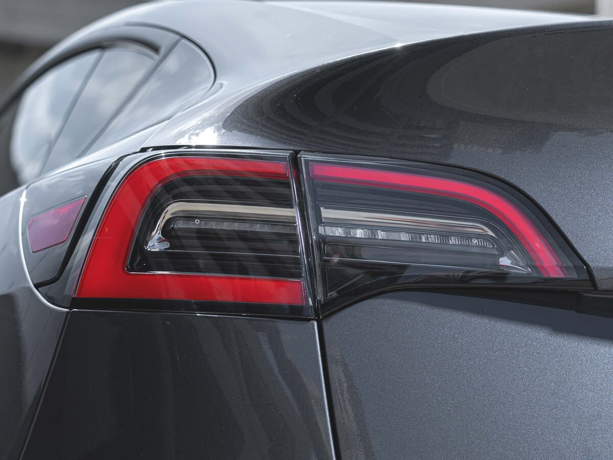 Tesla Model Y I — Detal
