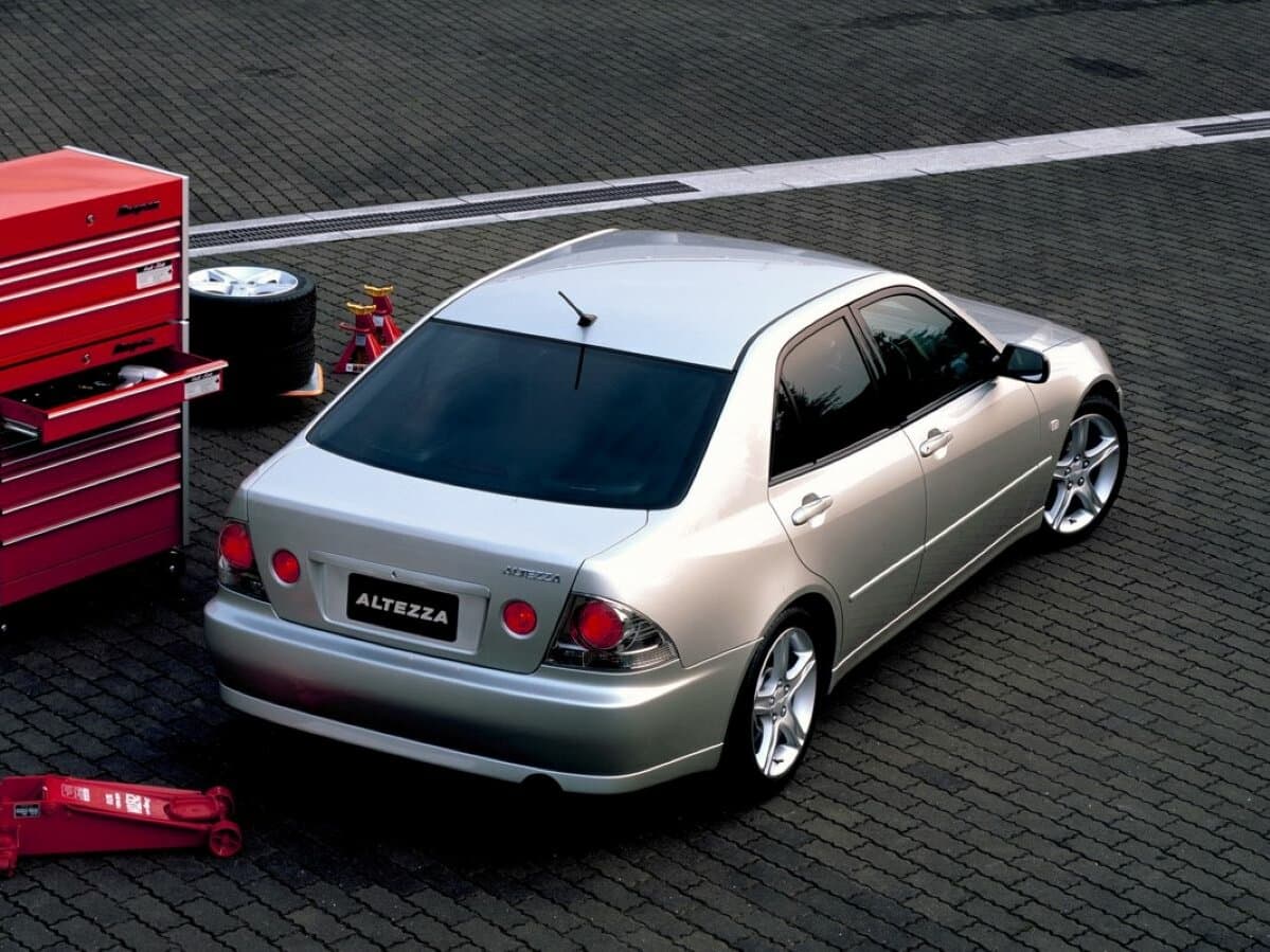 Toyota Altezza 1998 – 2005 — Arxadan