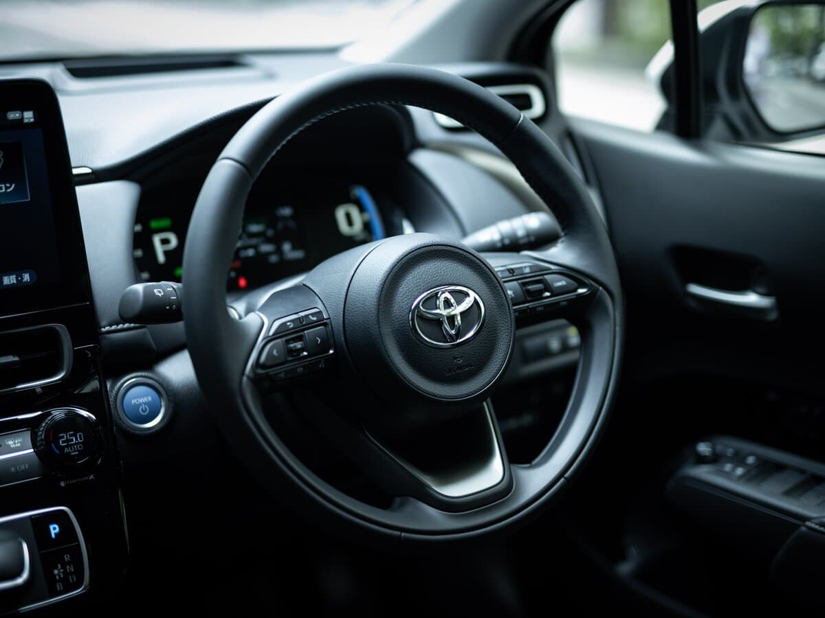 Toyota Aqua II — Sükan