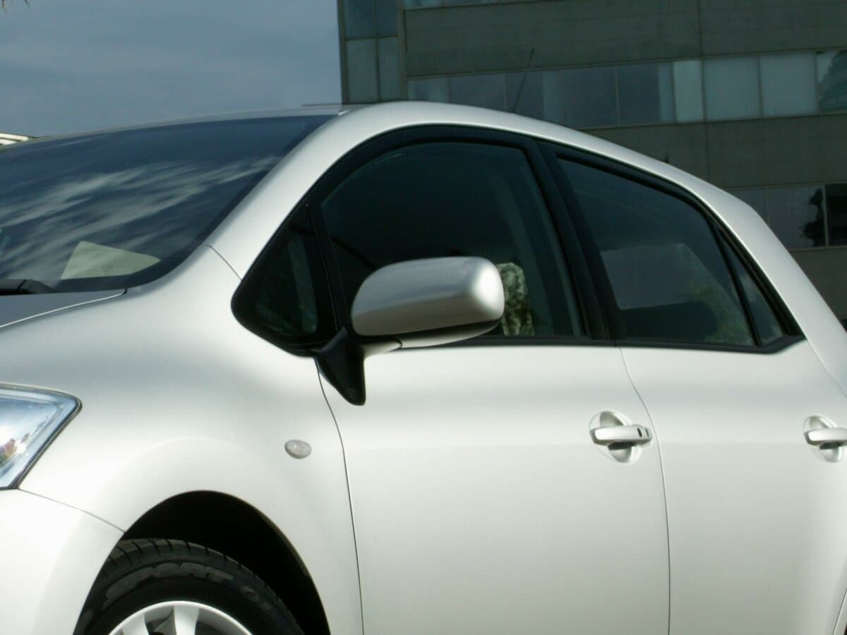 Toyota Auris I — Yan güzgü