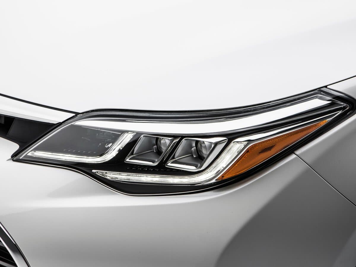 Toyota Avalon IV Restayling — Fara