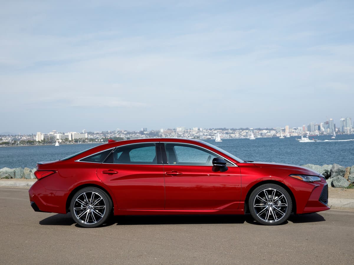 Toyota Avalon V — Yandan