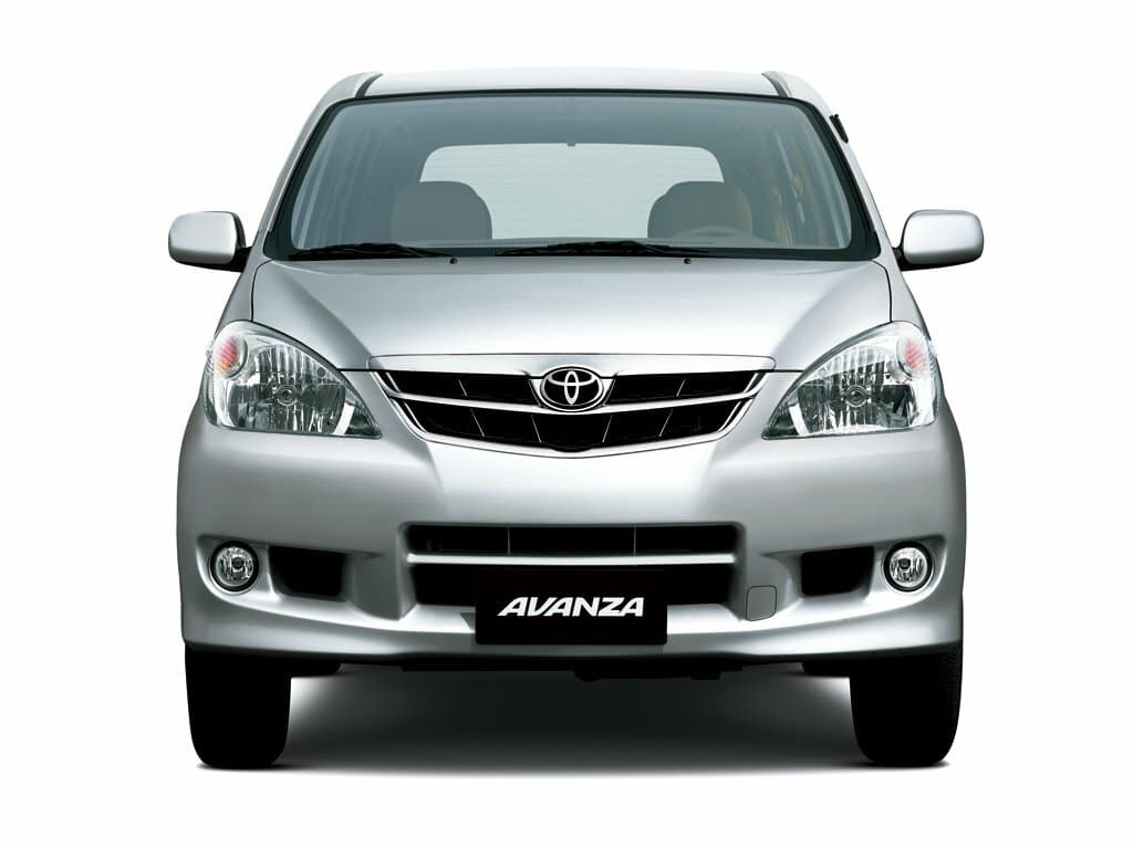 Toyota Avanza I — Öndən