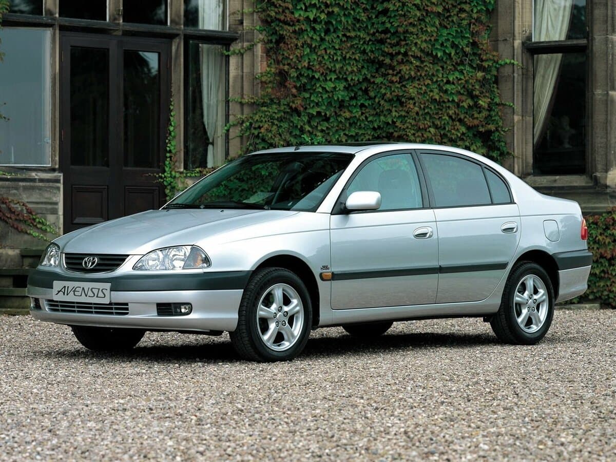 Toyota Avensis I Restayling — Əsas şəkil