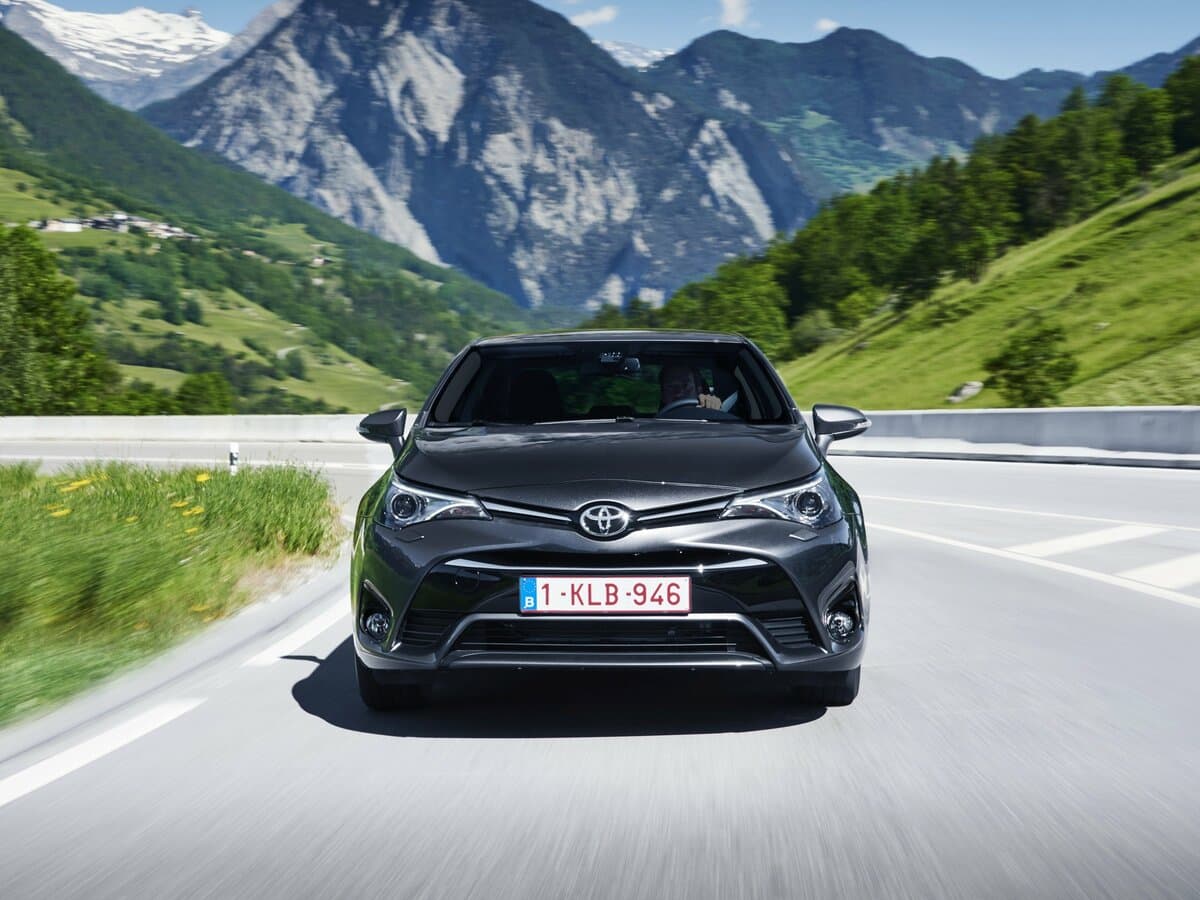 Toyota Avensis III Restayling 2 — Öndən