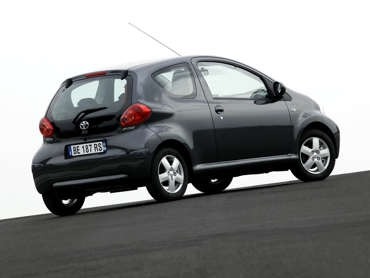 Toyota Aygo I — 3/4 arxadan