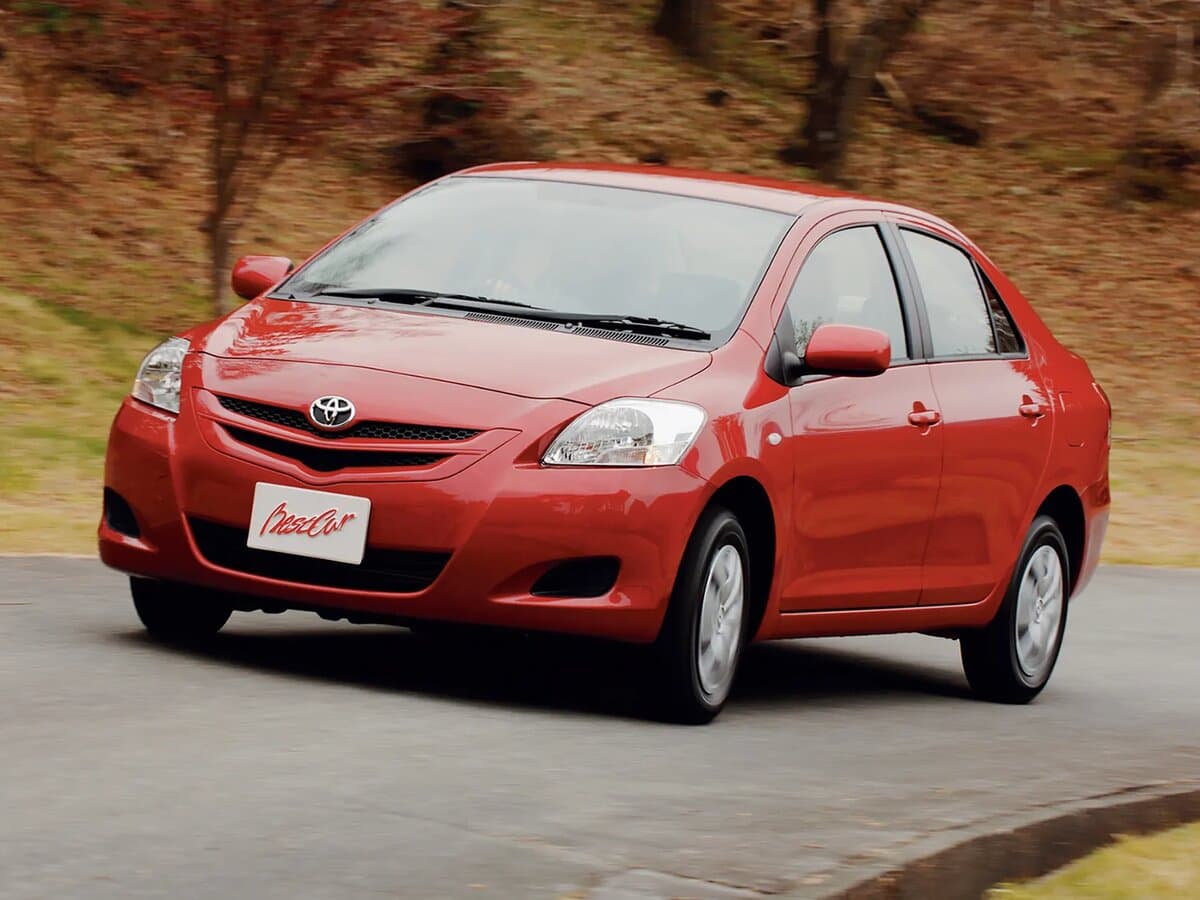 Toyota Belta I — Öndən