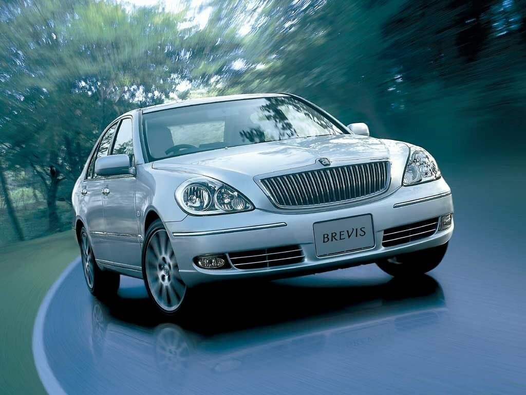 Toyota Brevis I — Öndən