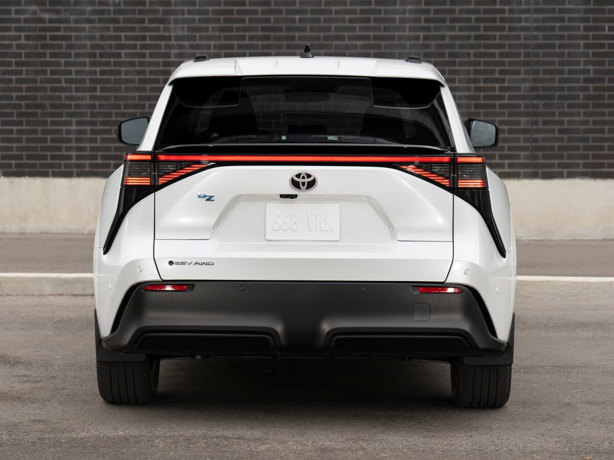 Toyota bZ 2026 – indiyədək — Arxadan
