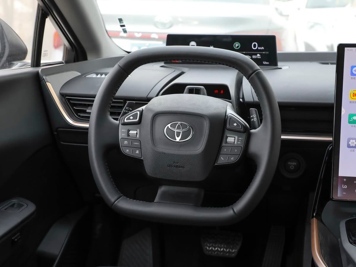 Toyota bZ3 2023 – indiyədək — Sükan