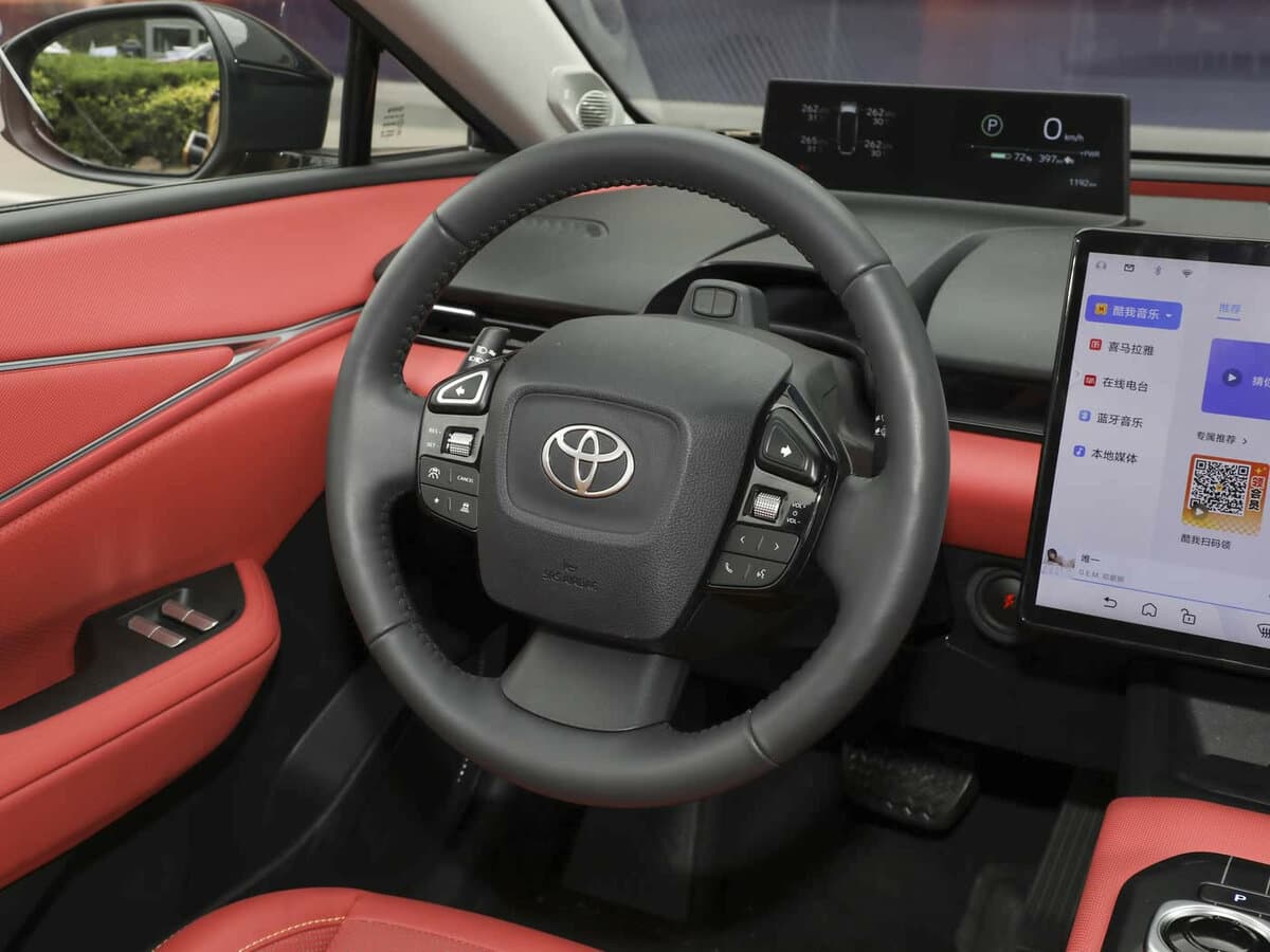 Toyota bZ5 2025 – indiyədək — Sükan