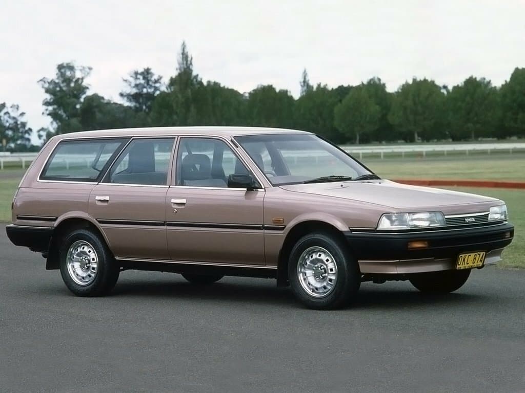 Toyota Camry II (V20) — Əsas şəkil